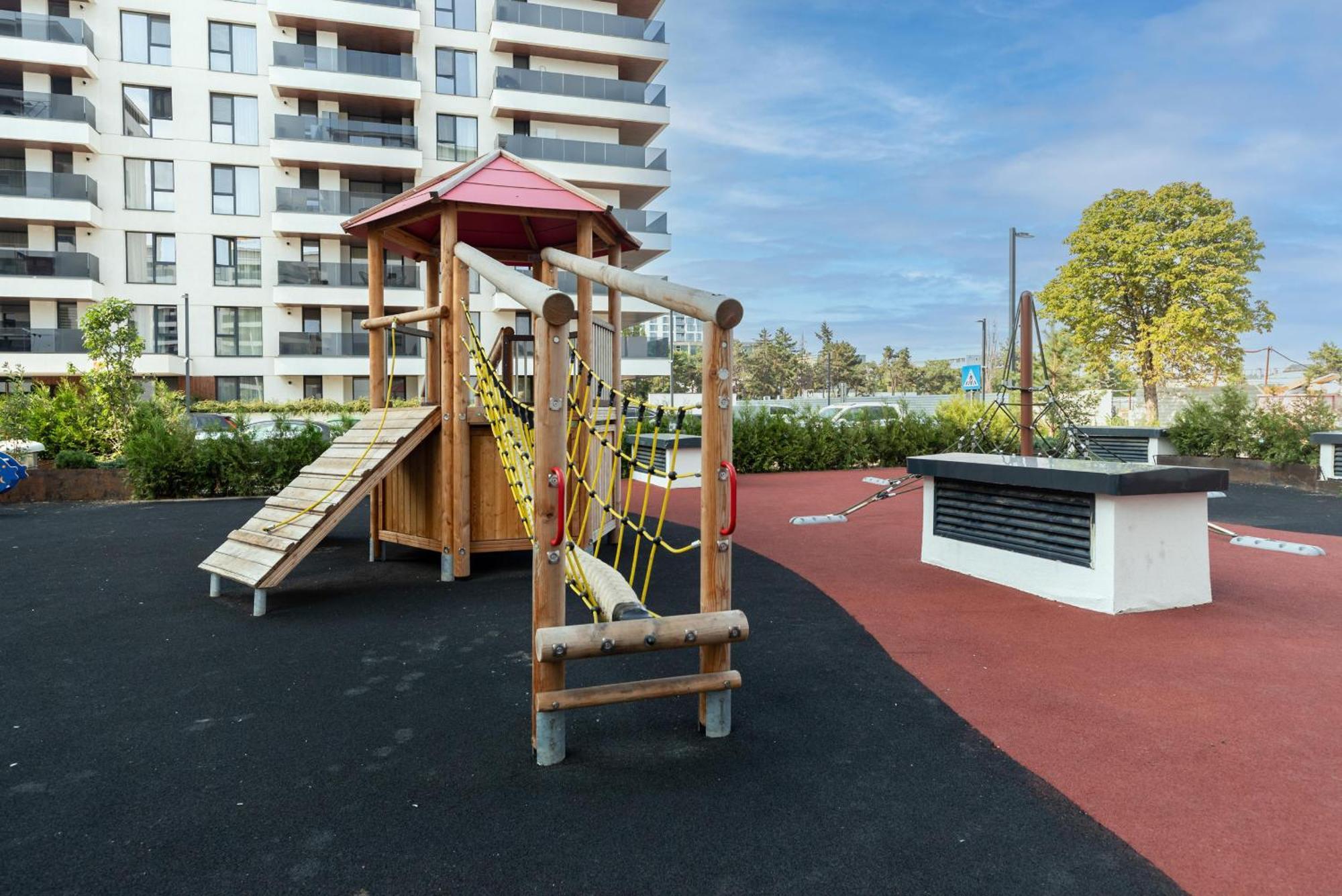 Appartamento Stylish 1br With Balcony In Vibrant Business Area *