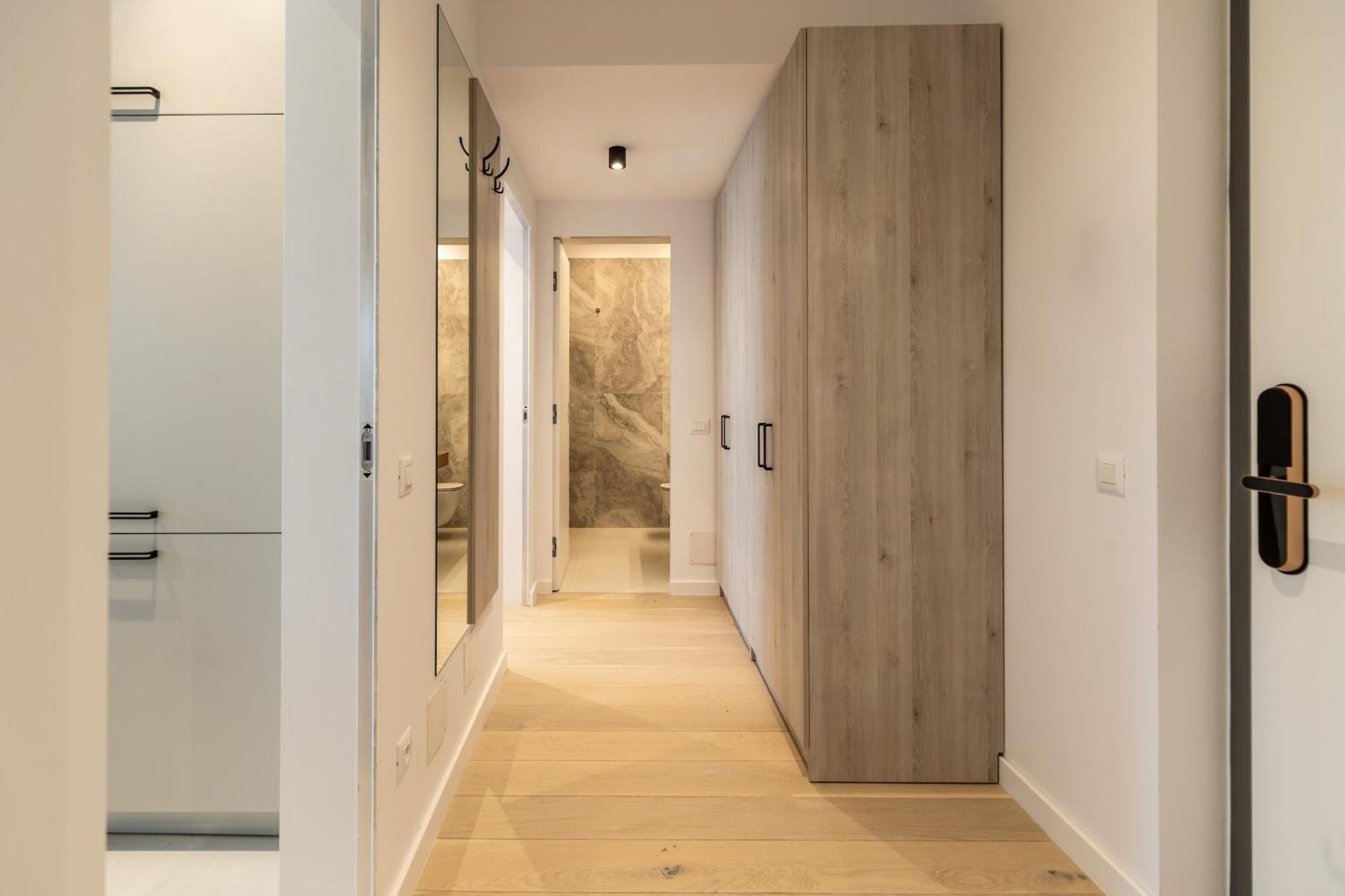 Stylish 1br With Balcony In Vibrant Business Area Appartamento