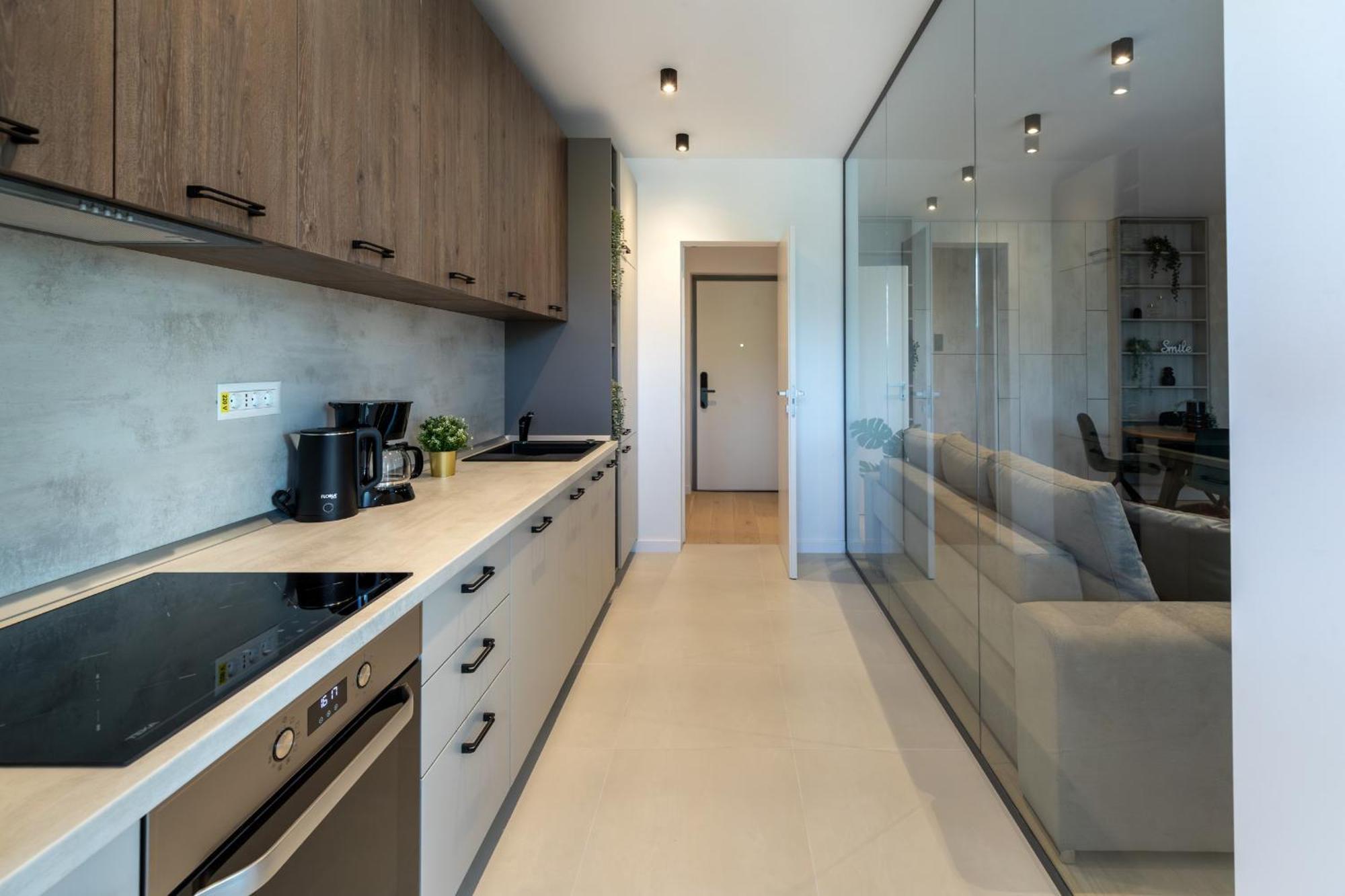 Stylish 1br With Balcony In Vibrant Business Area Appartamento Bucarest