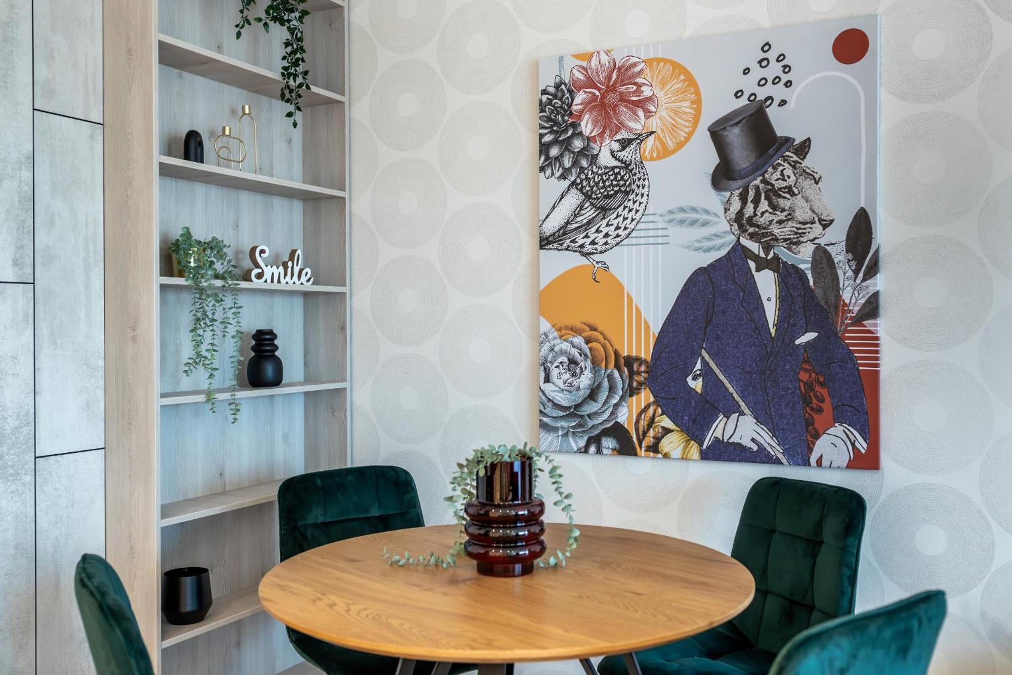 Stylish 1br With Balcony In Vibrant Business Area Appartamento *