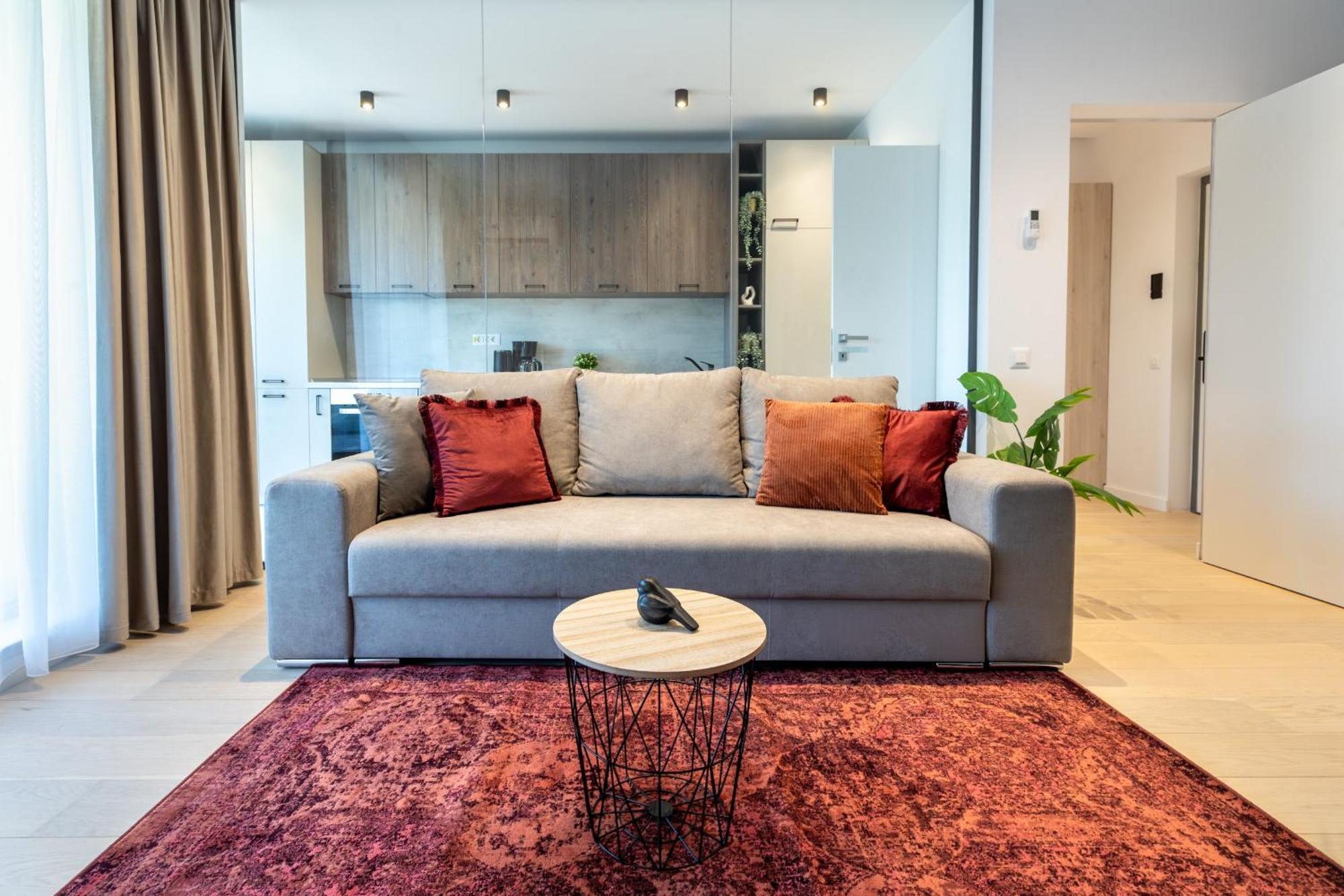 Stylish 1br With Balcony In Vibrant Business Area Appartamento